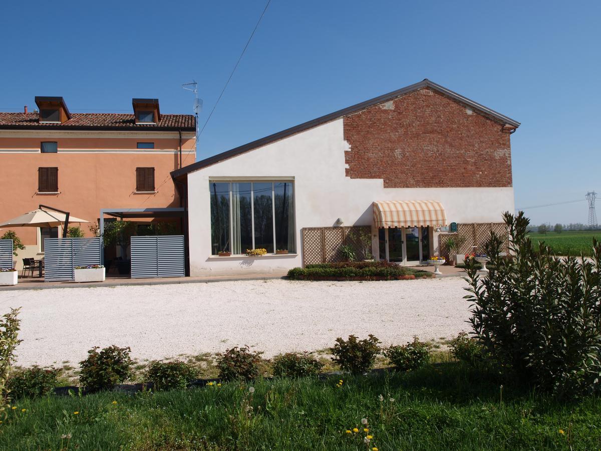 Hostel La Cascina Del Sole Rivarolo del Re ed Uniti Exterior foto