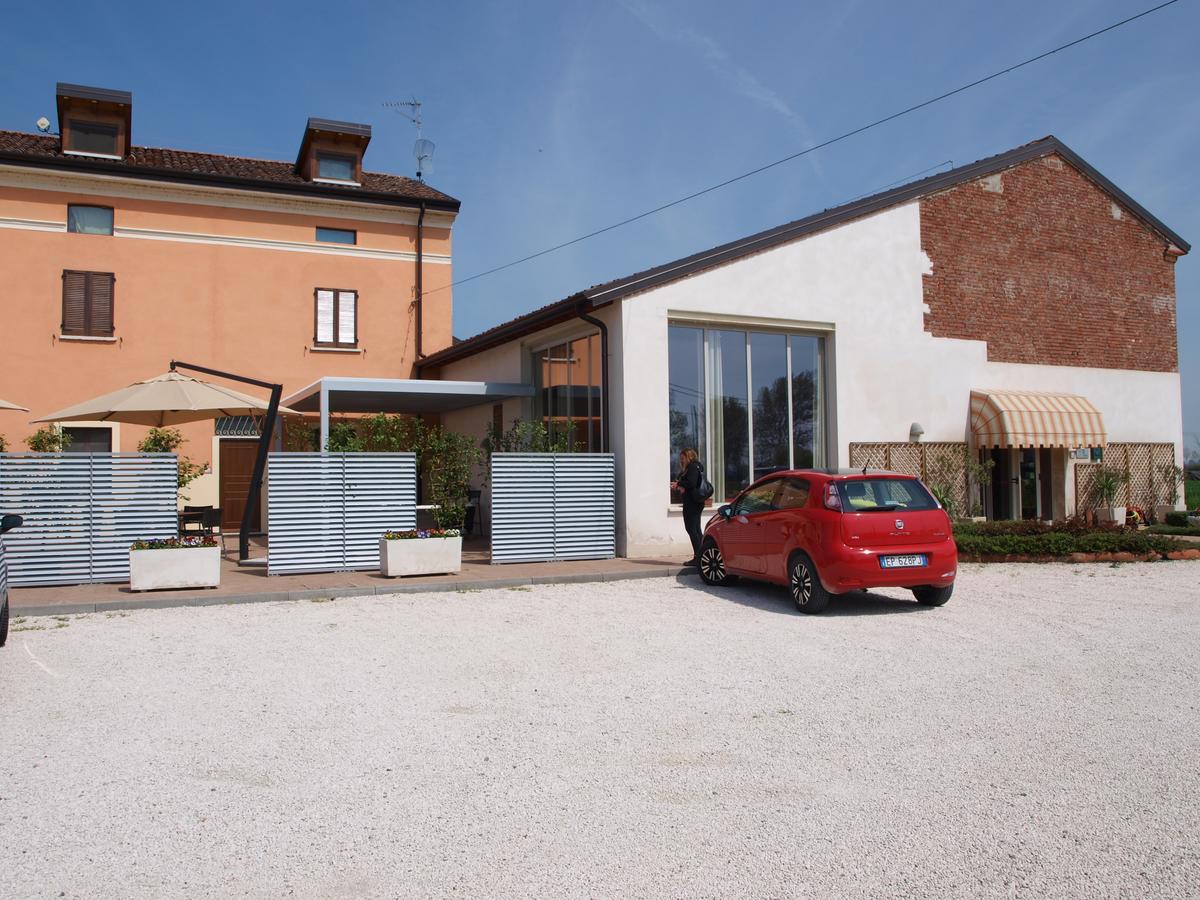 Hostel La Cascina Del Sole Rivarolo del Re ed Uniti Exterior foto