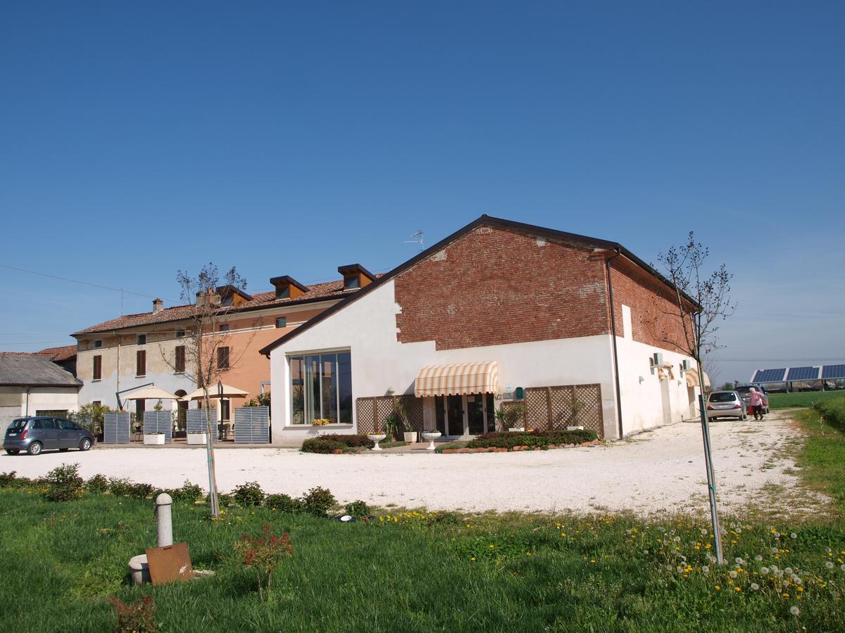Hostel La Cascina Del Sole Rivarolo del Re ed Uniti Exterior foto